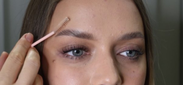 Eyebrow tinting and shaping at DA Beauty Bar, Brickell