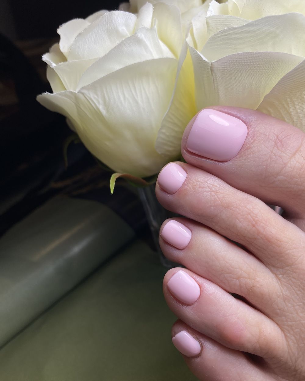 Pink pedicure with white roses