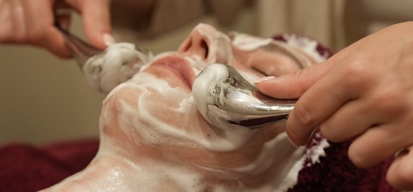 Ice Globe Massage at DA Beauty Spa & Wellness