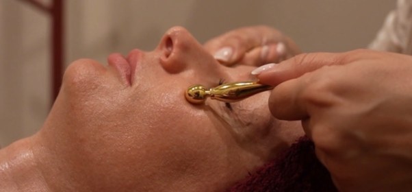 Microcurrent Lift at DA Beauty Spa & Wellness